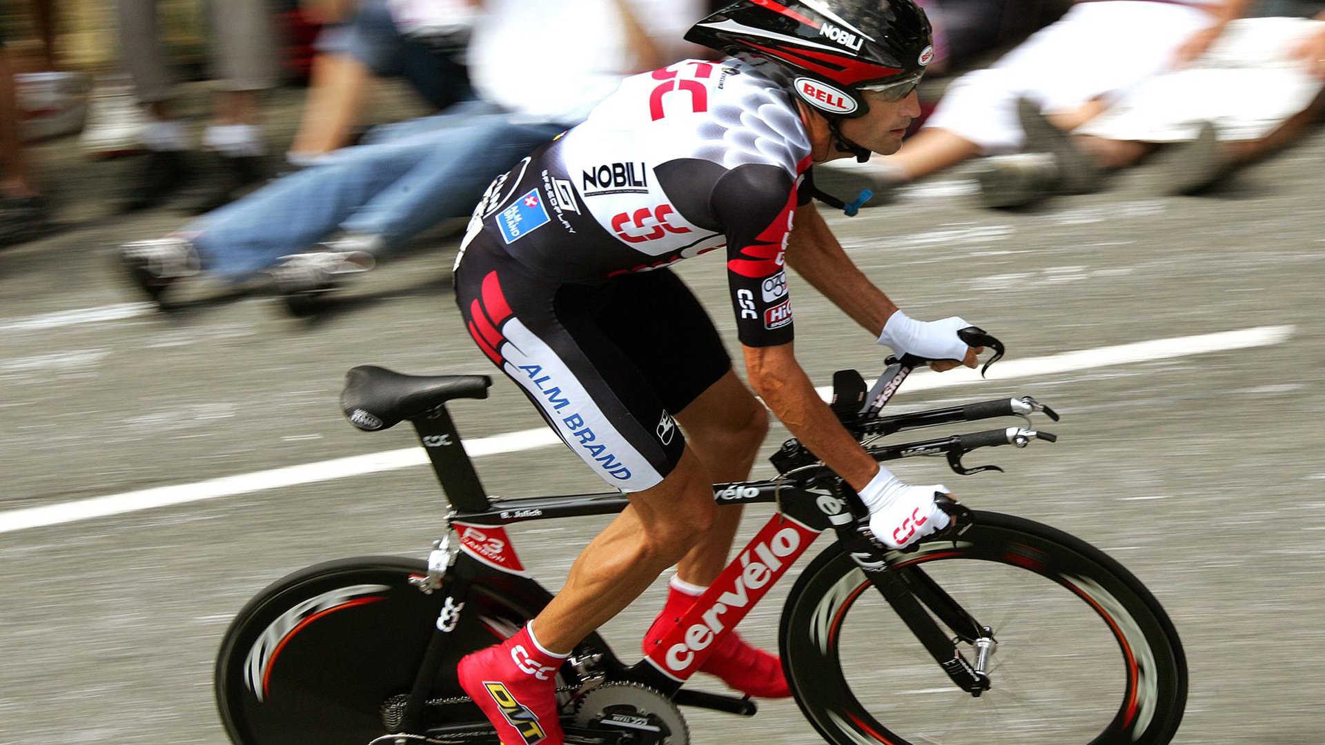 C罗回归赛场,首秀惊艳!安联球场燃炸,拜仁球迷沸腾尖叫