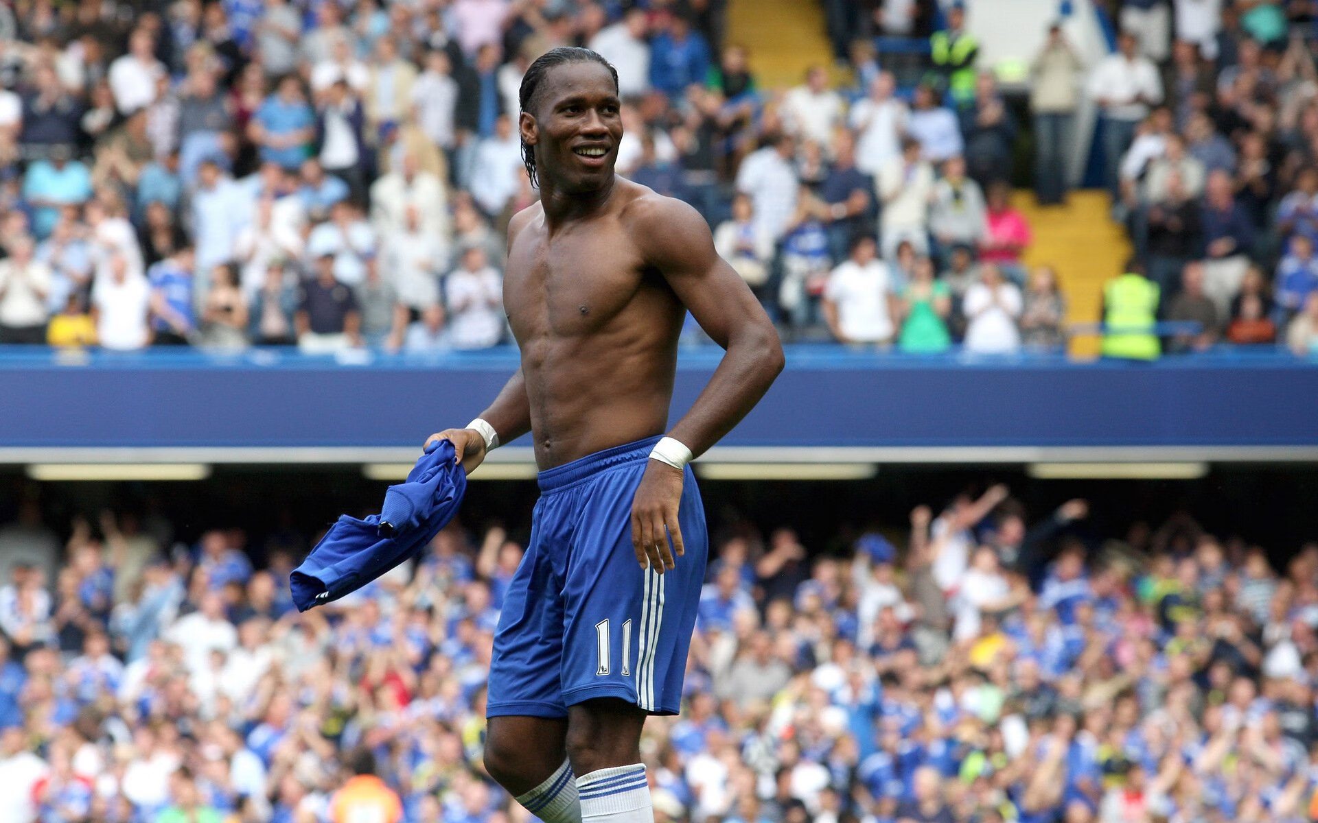 哈兰德迎来七赛季高光表现，雄鹿球迷沸腾！